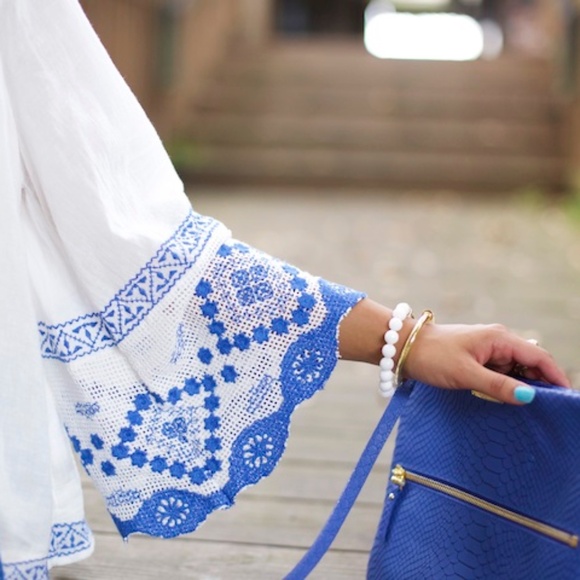 Beautiful rare top bohemian white and blue embroidered design. Can be worn off s - Picture 5 of 11